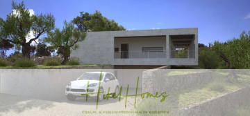 Modernes Betonhaus mit einem Balkon, umgeben von Olivenbäumen und Grünflächen. Ein weißes Auto ist in der Einfahrt geparkt. Überlagernder Text lautet "Hotel Homes" und "TRAUM- & FERIENIMMOBILIEN IN KROATIEN. - 2 Meerblick Rohbau-Villen mit Haupt- und Gästehaus in absoluter privater Lage