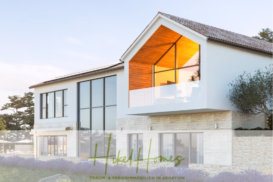 Exklusive 380m² Meerblick & Luxus in absoluter Alleinlage mit Privatspähre + Pool, Sommerküche, … - Modernes weißes Haus mit großen Glasfenstern und einer warmen Holzdecke. Umgeben von Grünflächen hat es einen Steinsockel und den Schriftzug „Hikel Homes Traum- & Ferienimmobilien in Kroatien“ am unteren Rand. (41900)