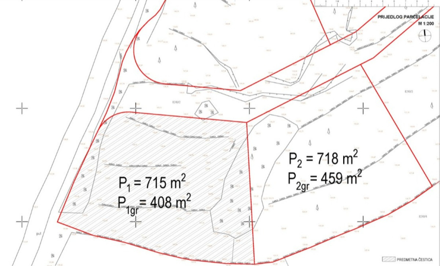 Schlüsselfertige – großzügige Meerblick Villa in ruhiger Lage, 4 SZ, 4 Bäder, Pool, … - Auf einer Katasterkarte sind die Grundstücke rot umrandet und die Flächen beschriftet: P1 = 715 m², P1gr = 408 m², P2 = 718 m², P2gr = 459 m². Höhenlinien und Kartenausschnitte sind ebenfalls sichtbar. (45681)