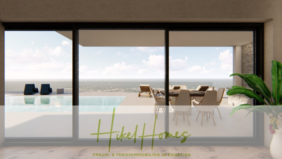 Schlüsselfertige – großzügige Meerblick Villa in ruhiger Lage, 4 SZ, 4 Bäder, Pool, … - Moderne Villen-Terrasse mit Esstisch und Liegestühlen an einem Infinity-Pool, mit Blick auf das Meer und die Küste unter einem bewölkten Himmel. Text-Overlay "Hikel Homes, Traum- & Ferienimmobilien in Kroatien" am unteren Rand. (45664)