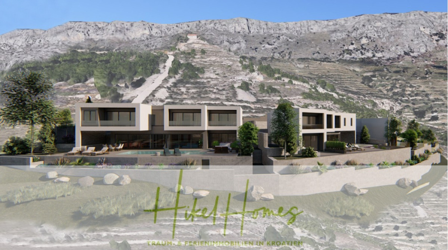 Schlüsselfertige – großzügige Meerblick Villa in ruhiger Lage, 4 SZ, 4 Bäder, Pool, … - Moderne Villen mit großen Fenstern und Terrassen liegen an einem felsigen Hang unter blauem Himmel. Im Vordergrund sind angelegte Gärten und ein Swimmingpool zu sehen. Der Text "Hikel Homes" ist unten eingeblendet. (45672)