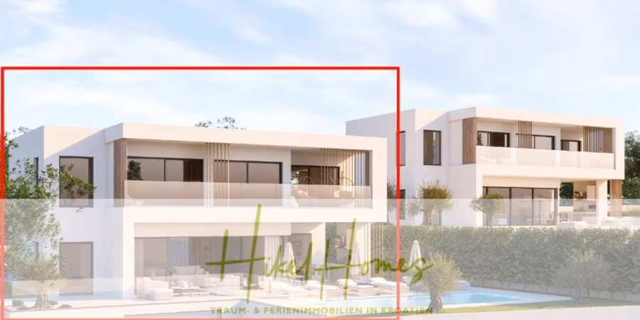 Meerblick – Schlüsselfertige Villa Princ in Seget Vranijca – modernste Technik – 3 SZ - Moderne, zweistöckige Villen mit großen Fenstern und Balkonen vor einem strahlend blauen Himmel. Im Vordergrund befinden sich ein Swimmingpool und gepflegte Sträucher. Unten ist der Text „Hvar Homes“ eingeblendet. (41998)