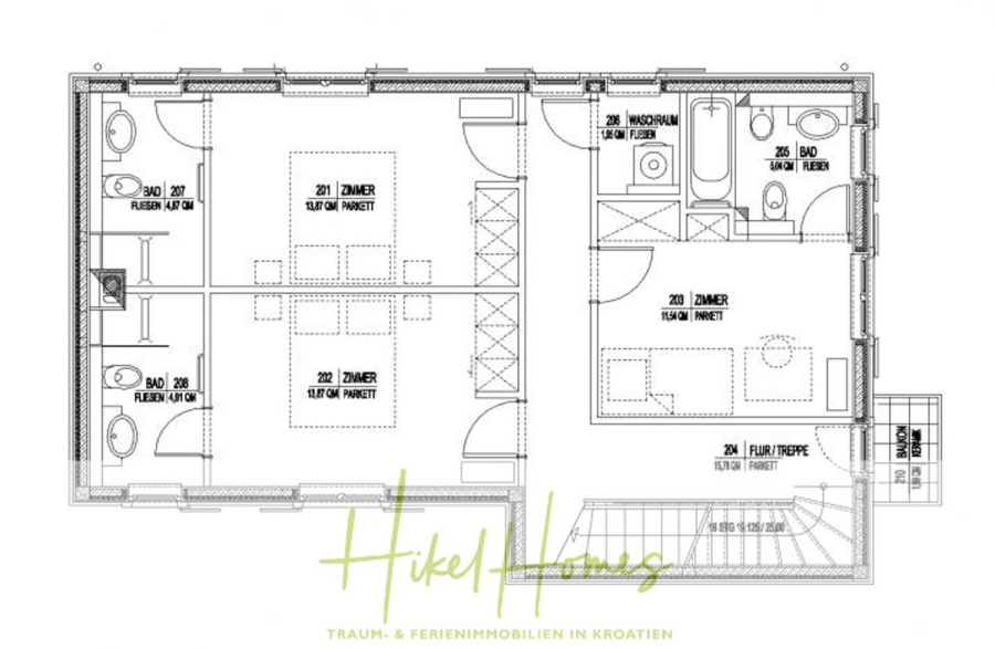 Villa im Mittelmeerstil mit 3 SZ, Pool, Dachterrasse mit Meerblick (1) - Schwarz-weißer Grundriss einer Wohnung mit Schlafzimmern, Badezimmern, einem Wohnbereich, einer Küche und beschrifteten Räumen. Auf der rechten Seite ist eine Treppe abgebildet. Das Logo "Hikel Homes" mit grünem Text ist unten in der Mitte eingeblendet. (44781)