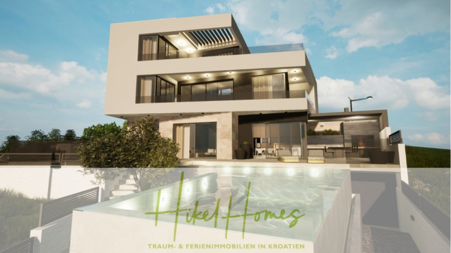 Einziehen im Sommer – Meerblick Neubau-Luxusvilla mit Einrichtung, Infinitypool & Raumkonzept - Moderne dreistöckige Villa mit großen Fenstern, Balkonen und einem Pool auf der Vorderseite. Üppiges Grün umgibt das Haus. "Hikel Homes: Traum- & Ferienimmobilien in Kroatien" ist am unteren Rand des Bildes eingeblendet. (44642)