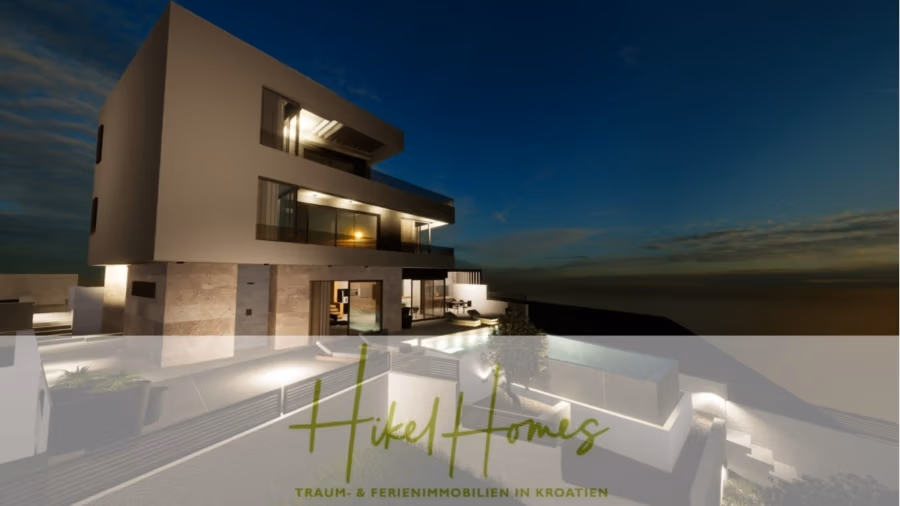 Einziehen im Sommer – Meerblick Neubau-Luxusvilla mit Einrichtung, Infinitypool & Raumkonzept - Modernes dreistöckiges Haus mit großen Fenstern und Balkonen, nachts beleuchtet. Der Himmel ist dunkel mit vereinzelten Wolken. Der Text unten lautet „Hikel Homes, Traum- & Ferienimmobilien in Kroatien“ in Grün. (43085)