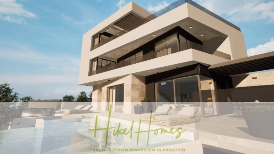 Einziehen im Sommer – Meerblick Neubau-Luxusvilla mit Einrichtung, Infinitypool & Raumkonzept - Modernes, mehrstöckiges Haus mit großen Fenstern und Balkonen vor blauem Himmel. Im Vordergrund ein Pool mit Liegestühlen. Unten ist der Text „Hikel Homes“ und „Traum- & Ferienimmobilien in Kroatien“ eingeblendet. (43080)