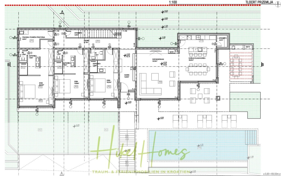 Majestätische Villa Kraljica mit Gästehaus: 610m² Luxuswohnfläche mit atemberaubendem Meerblick - Architektonischer Grundriss eines modernen Hauses mit Schlafzimmern, Bädern, Wohn- und Essbereich, Terrasse und Pool. Das grüne "Hisa Homes"-Logo und der Text überlagern den unteren Teil des Grundrisses. (45462)