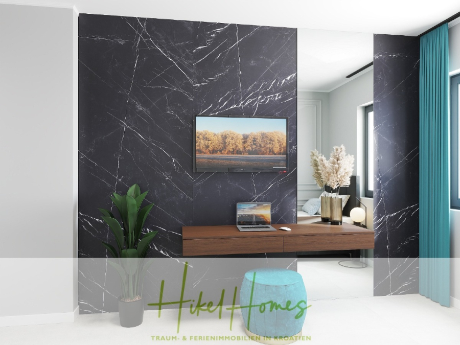 Meerblick 67m² Neubauwohnung mit 2 Schlafzimmer, Balkon und Südausrichtung - Ein moderner Arbeitsbereich mit einem schwebenden Holzschreibtisch, einem Laptop, einer Vase mit Trockenblumen und einem an der Wand montierten Fernseher. Die Wand dahinter hat ein schwarzes Marmormuster und einen großen Spiegel. Der Raum ist hell mit türkisfarbenen Vorhängen. (45273)