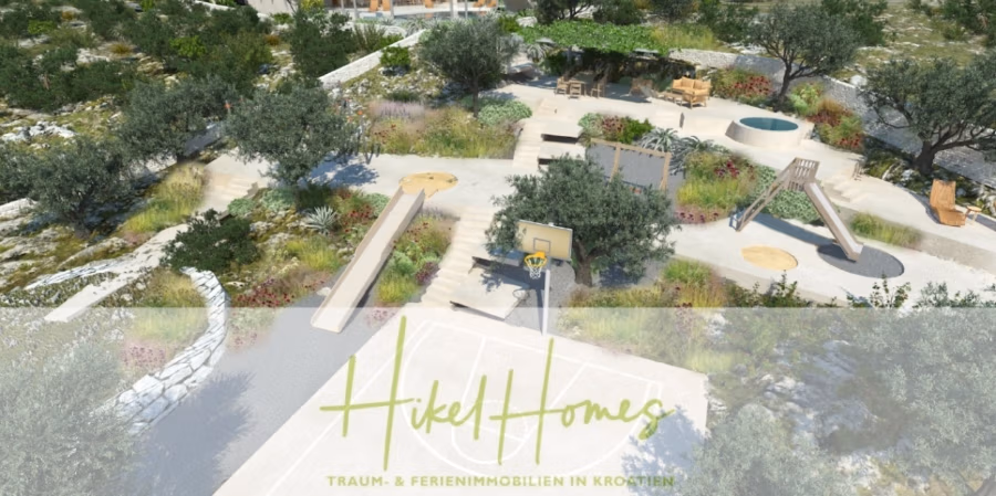 Prämiertes Architekturprojekt – Meerblick Luxus auf 490m² auf 1800m² Grund mit 2 Pools, Bar, Lounge - Luftaufnahme eines Spielplatzes mit Rutschen, Schaukeln, Basketballkorb und rundem Sitzbereich, umgeben von Grün und Bäumen. Im unteren Teil ist der Text „Hikel Homes“ und „Traum- & Ferienimmobilien in Kroatien“ eingeblendet. (41163)