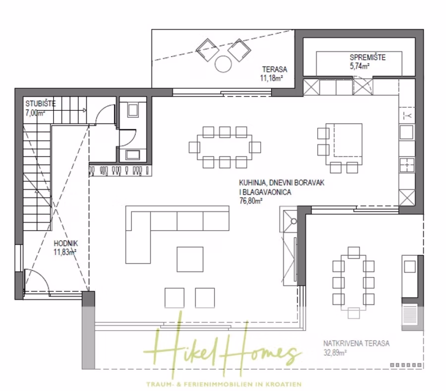 Meerblick – Schlüsselfertige Villa Princeza in Seget Vranijca – modernste Technik – 3-4 SZ - Architektonischer Grundriss eines Hauses mit Küche, Wohn- und Essbereich, Terrasse, Abstellraum, Flur und Treppenhaus. Der offene Grundriss zeichnet sich durch großzügige Ess- und Sitzbereiche aus. Terrasse und Abstellraum sind mit spezifischen Abmessungen gekennzeichnet. (41320)