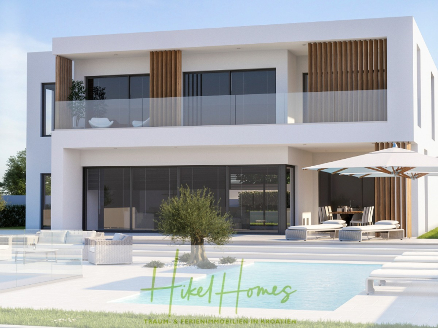 Meerblick – Schlüsselfertige Villa Princeza in Seget Vranijca – modernste Technik – 3-4 SZ - Modernes, weißes, zweistöckiges Haus mit großen Fenstern, einem Balkon, einem Pool, Sonnenliegen und einem Sitzbereich im Freien. Es gibt einen kleinen Baum in der Nähe des Pools und der Rasen ist ordentlich angelegt. Der Text lautet "Hikel Homes. (45504)