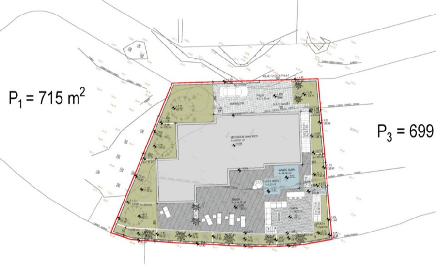 Schlüsselfertige – großzügige Meerblick Villa in ruhiger Lage, 4 SZ, 4 Bäder, Pool, Jacuzzi, … - Lageplan mit Gebäude, Außenbereichen, Grünflächen, Wegen und gekennzeichneten Zonen. Die mit P₁ gekennzeichnete Fläche beträgt 715 m² und P₃ beträgt 699 m². Das Grundstück ist rot umrandet und enthält mehrere beschriftete Landschaftselemente. (45359)