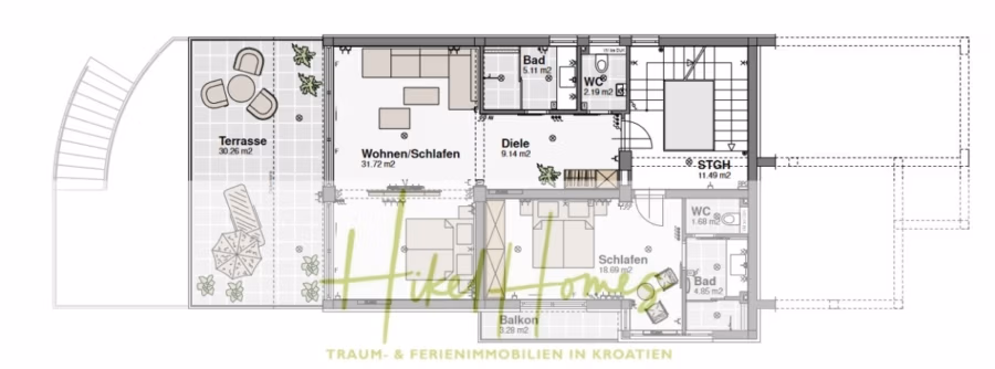 Villa Ana – 250m² WFL in 1. Reihe zum Meer / 4 SZ / Neubau / Sofort bezugsfertig - Der Grundriss zeigt eine Aufteilung mit Terrasse, Wohn-/Schlafbereich, Küche, zwei Bädern und zwei Schlafzimmern. Treppen und ein Balkon sind sichtbar. In den Räumen sind verschiedene Möbelstücke abgebildet. (41563)