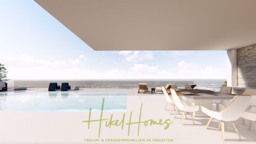 Schlüsselfertige – großzügige Meerblick Villa in ruhiger Lage, 4 SZ, 4 Bäder, Pool, … - Moderne Terrasse mit Meerblick, Infinity-Pool, Liegestühlen und einem Esstisch mit weißen Stühlen. Der strahlend blaue Himmel unterstreicht die ruhige Atmosphäre. Der Bildtext lautet: „Hikel Homes Traum- & Ferienimmobilien in Kroatien.“. (42465)